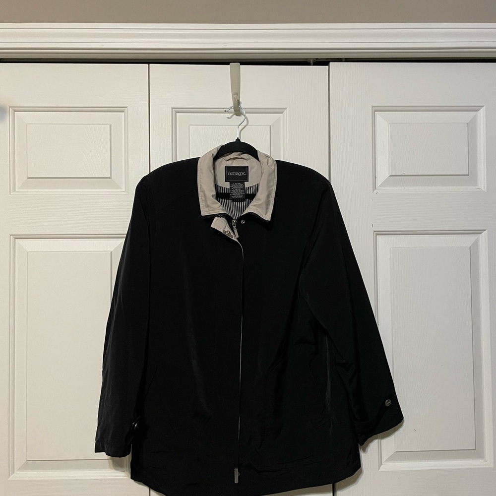 Outbrook Women’s Water Resistant Lined Black‎ Jacket with Beige Collar L